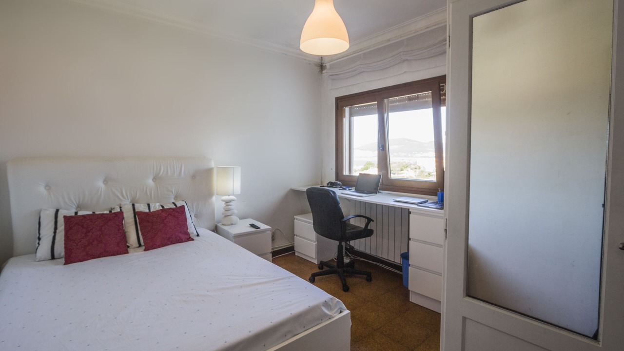 Photo of Bedroom in Lanhelas