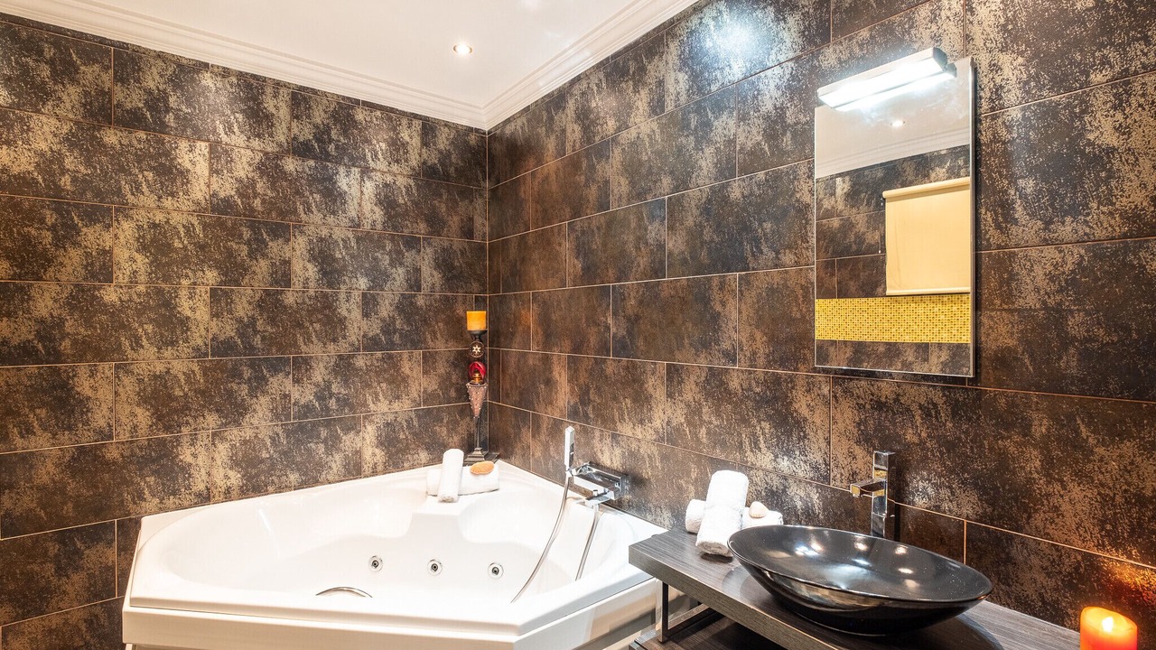 Photo of Bathroom in Patroves