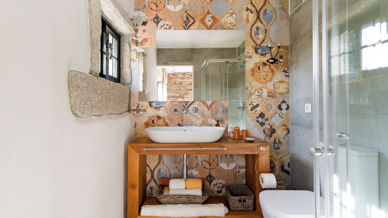 Photo of Bathroom in Tondela