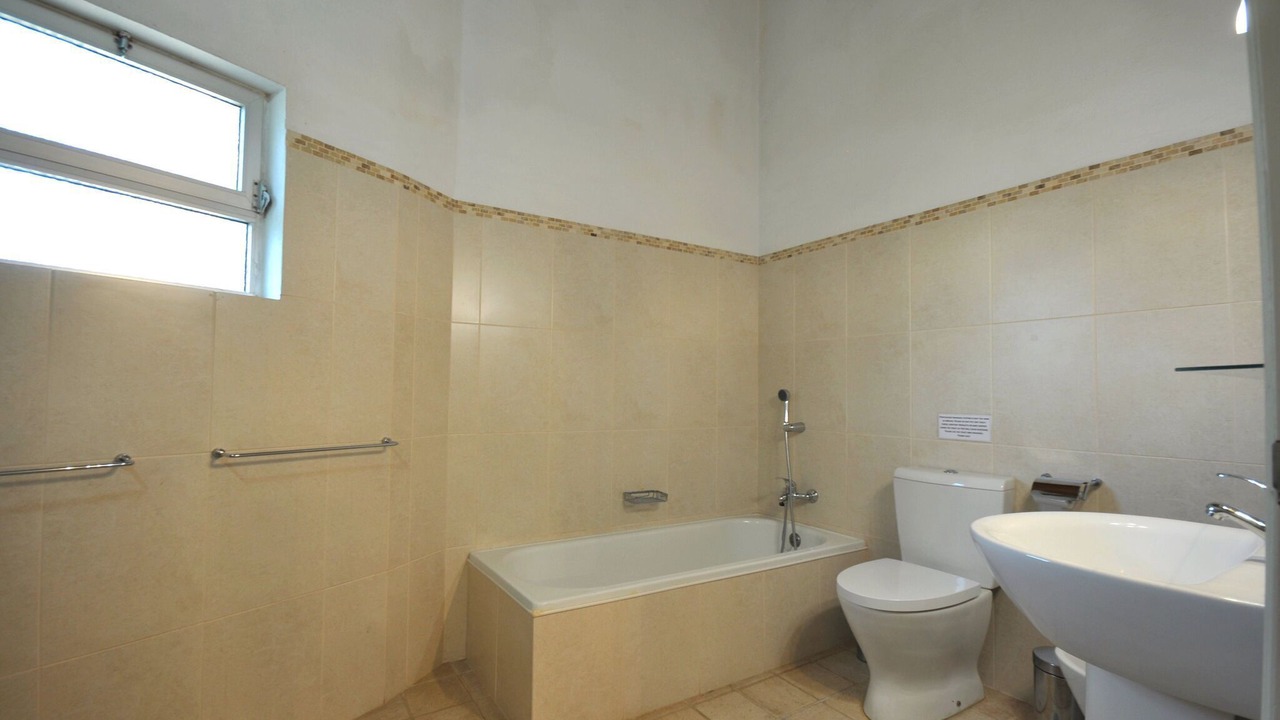Photo of Bathroom in Almancil