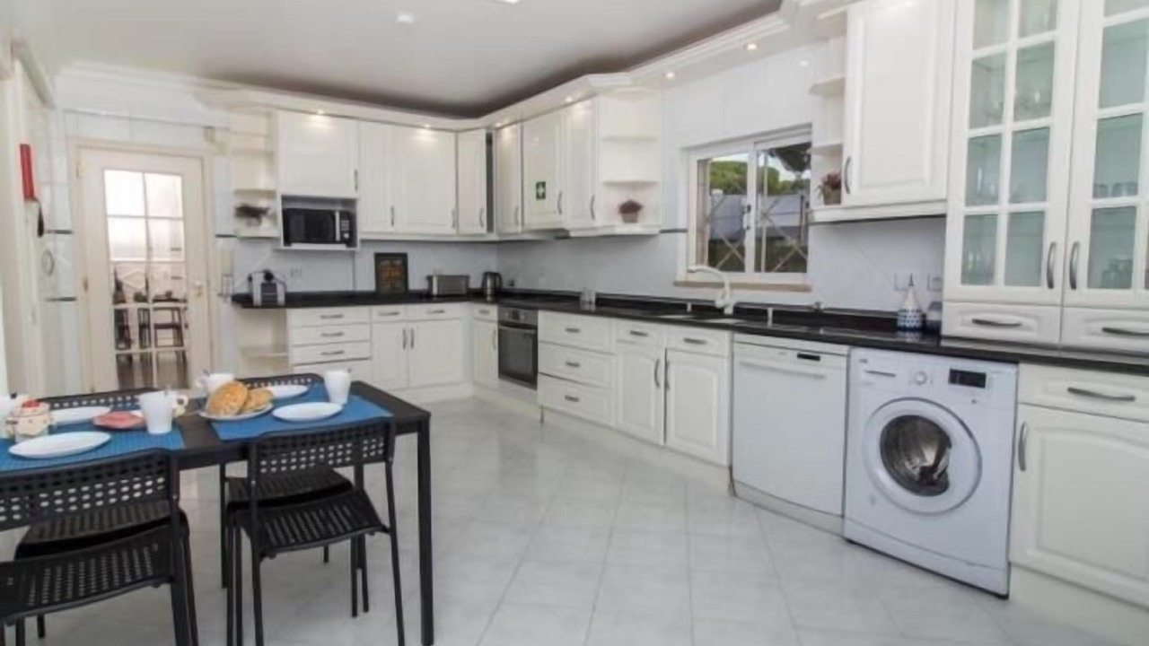 Photo of Kitchen in Quarteira