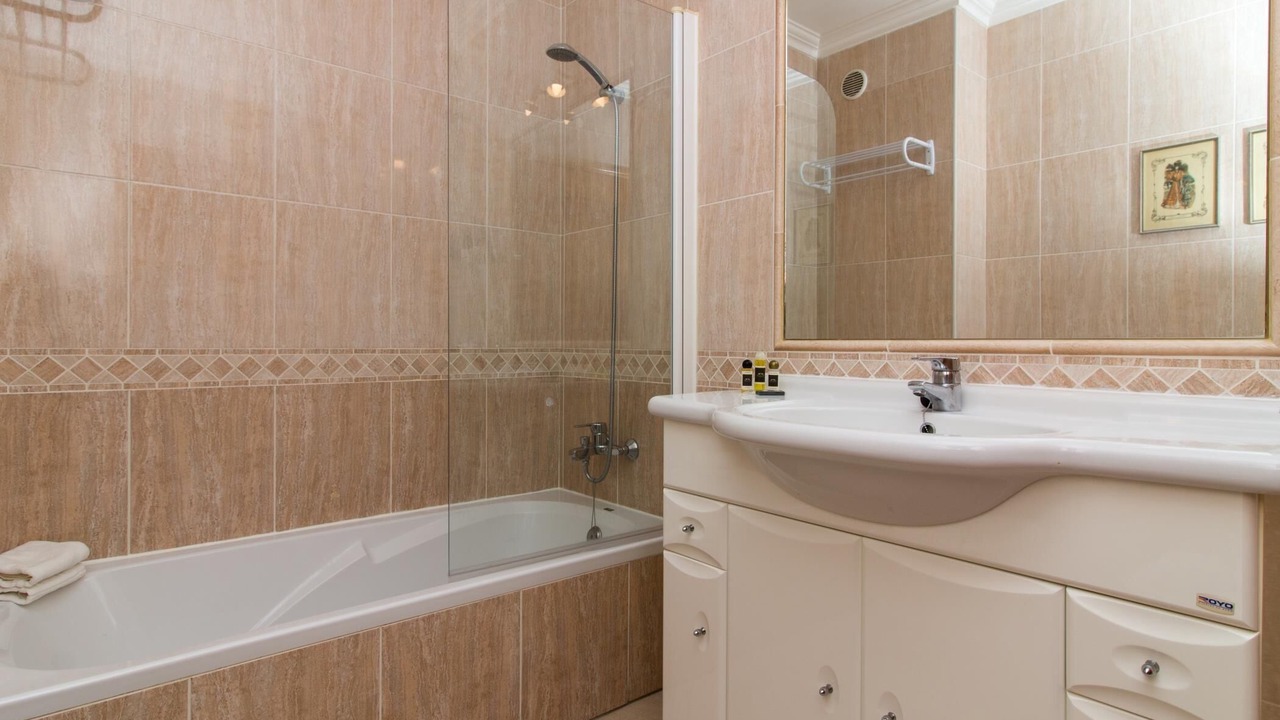 Photo of Bathroom in Oura