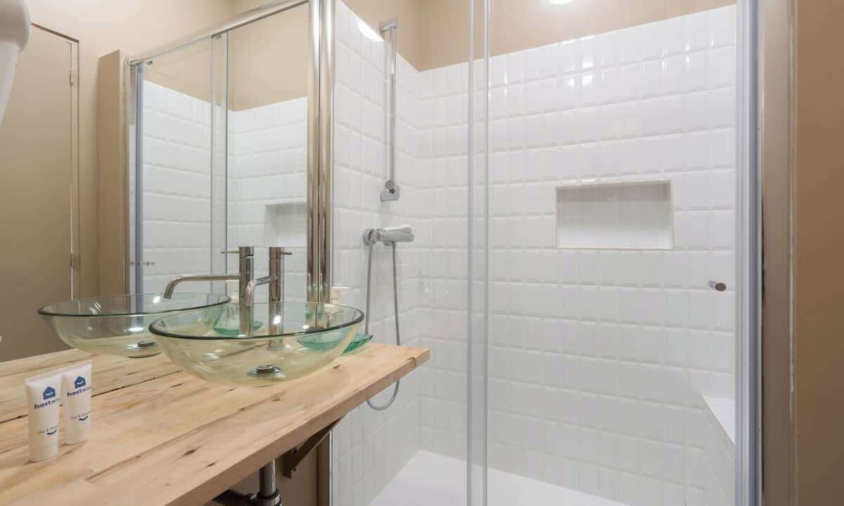Photo of Bathroom in Lordelo do Ouro e Massarelos