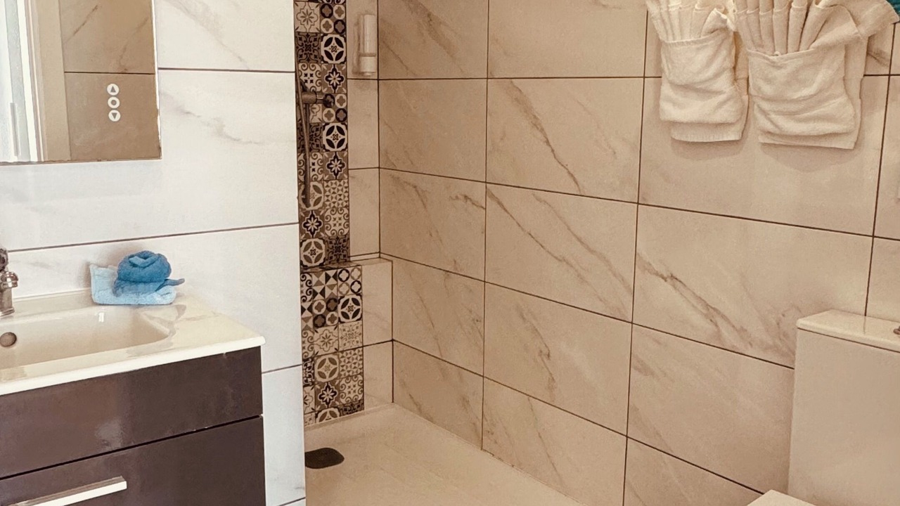 Photo of Bathroom in Salema