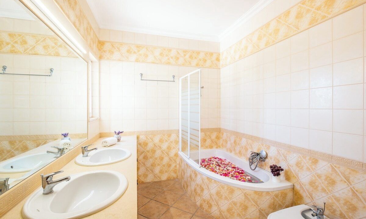 Photo of Bathroom in Albufeira