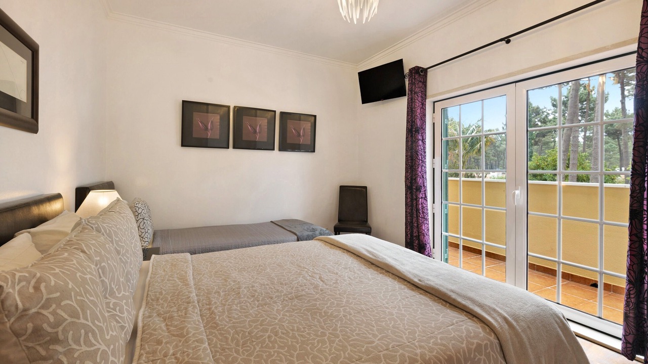 Photo of Bedroom in Charneca de Caparica e Sobreda
