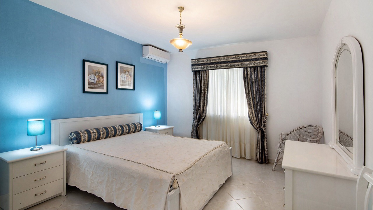 Photo of Bedroom in Alporchinhos