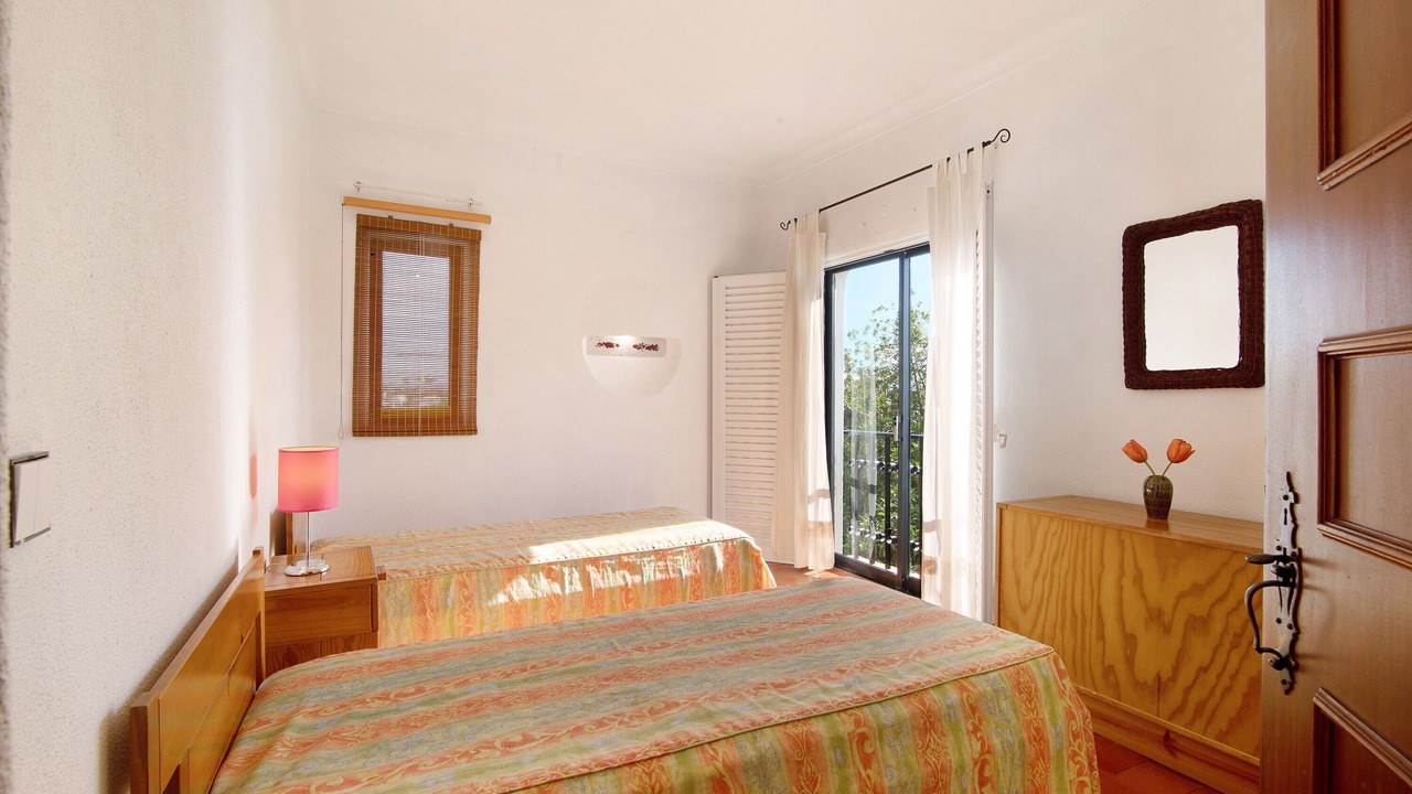 Photo of Bedroom in Alporchinhos