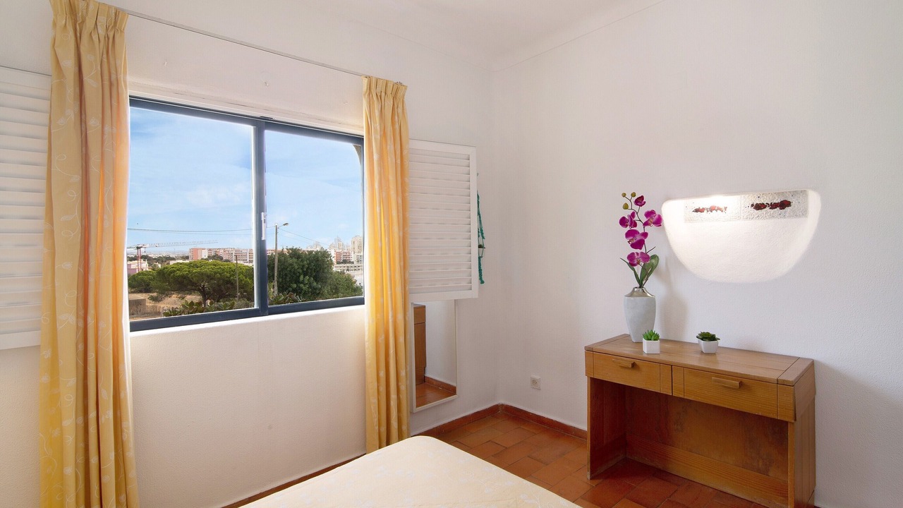 Photo of Bedroom in Alporchinhos