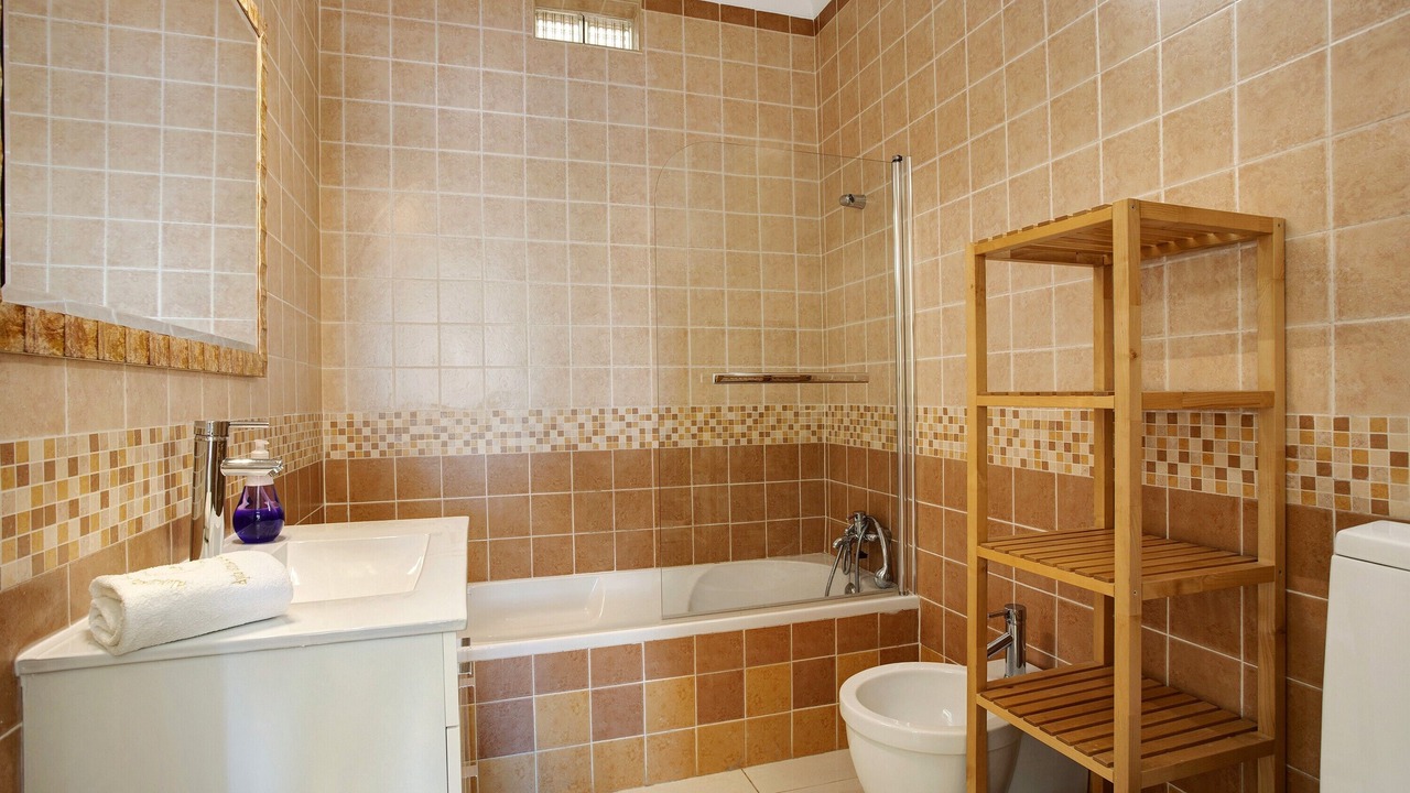 Photo of Bathroom in Portimao City Centre