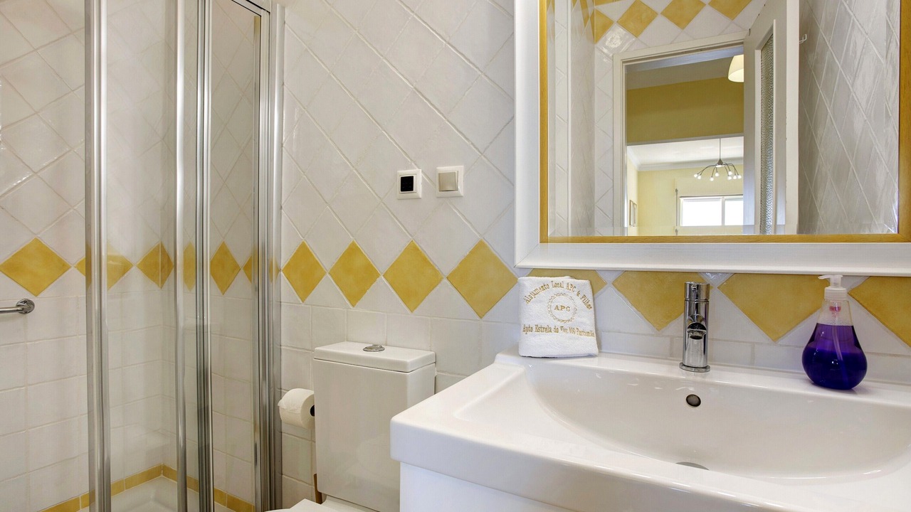 Photo of Bathroom in Portimao City Centre