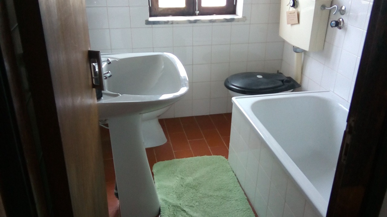 Photo of Bathroom in Gois