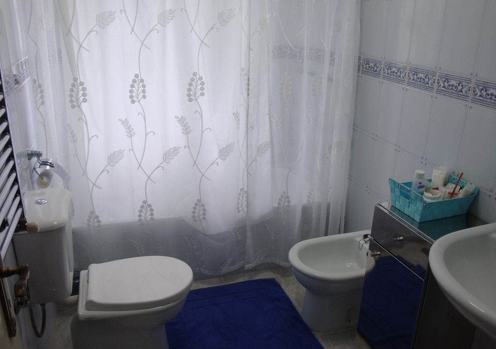 Photo of Bathroom in Penela