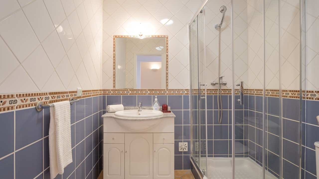 Photo of Bathroom in Almancil