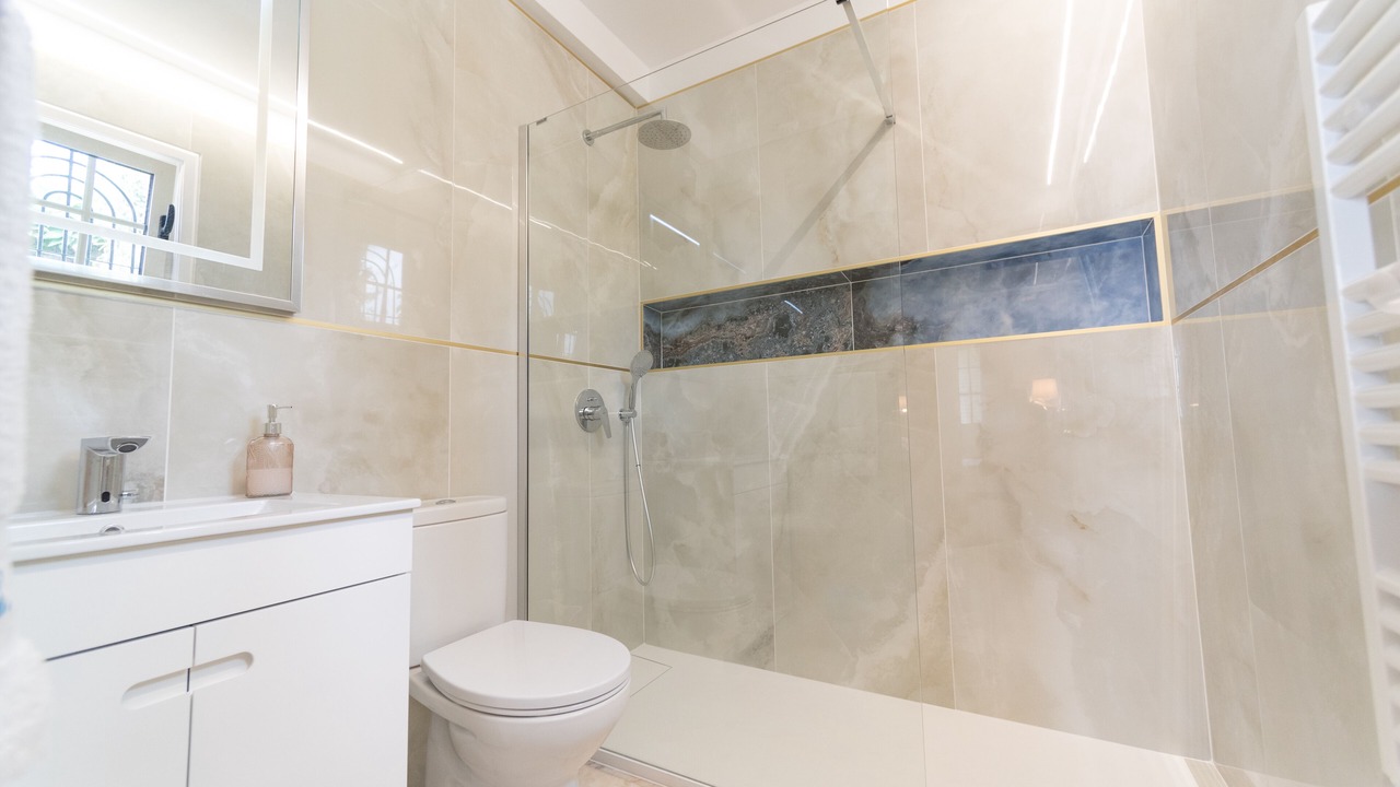 Photo of Bathroom in Canico