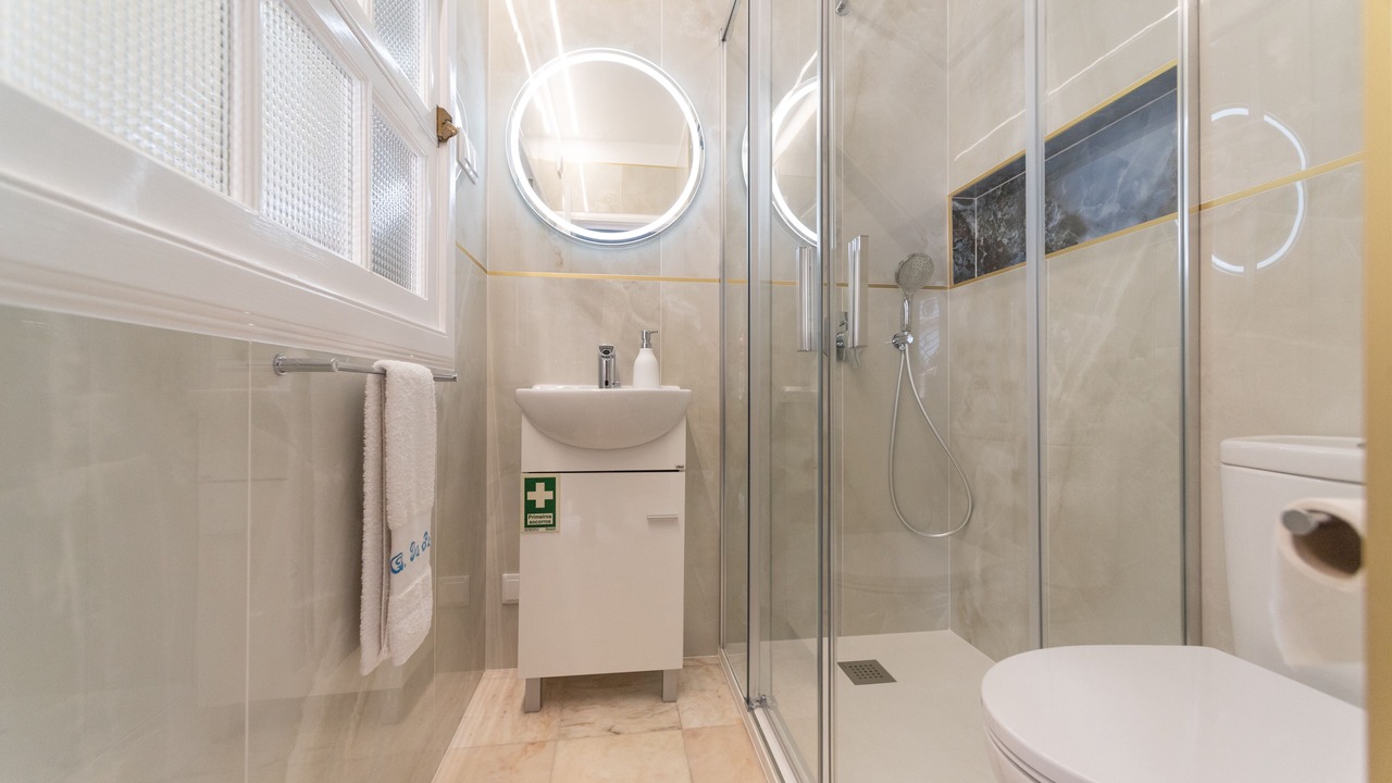 Photo of Bathroom in Canico