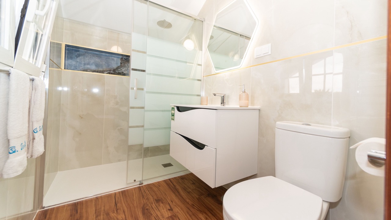 Photo of Bathroom in Canico