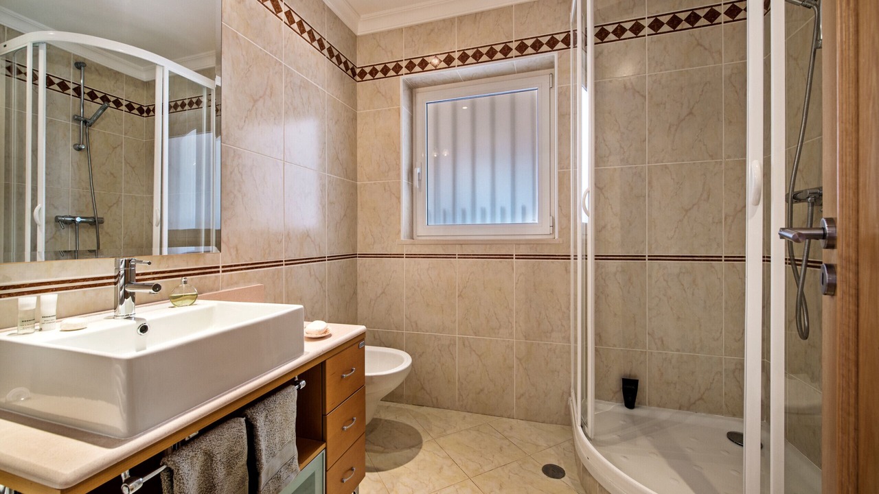 Photo of Bathroom in Patroves