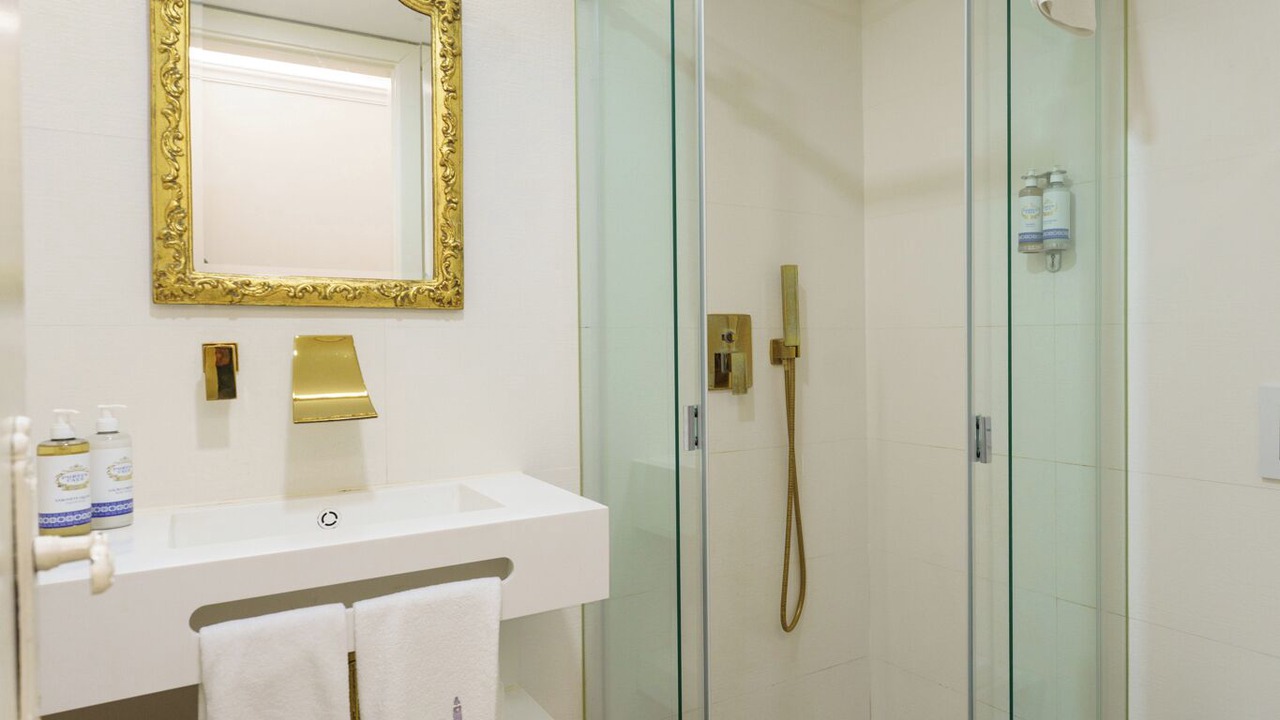 Photo of Bathroom in Santo Estevao