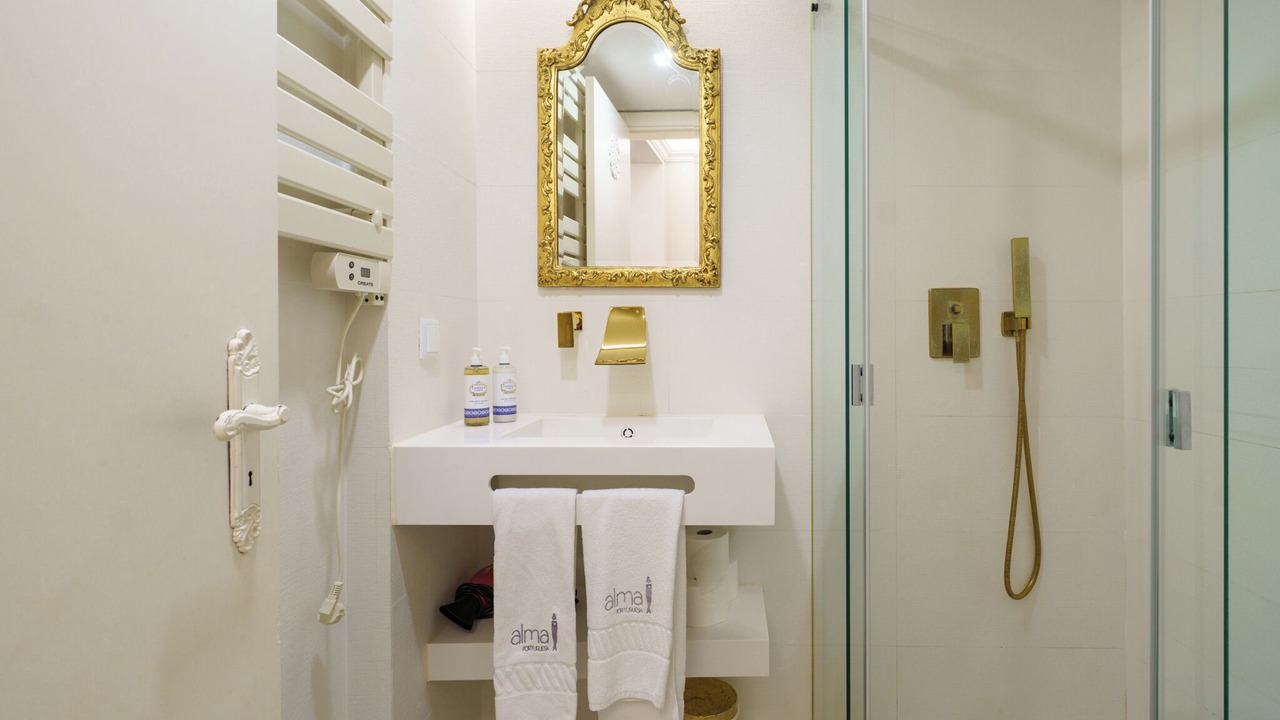 Photo of Bathroom in Santo Estevao