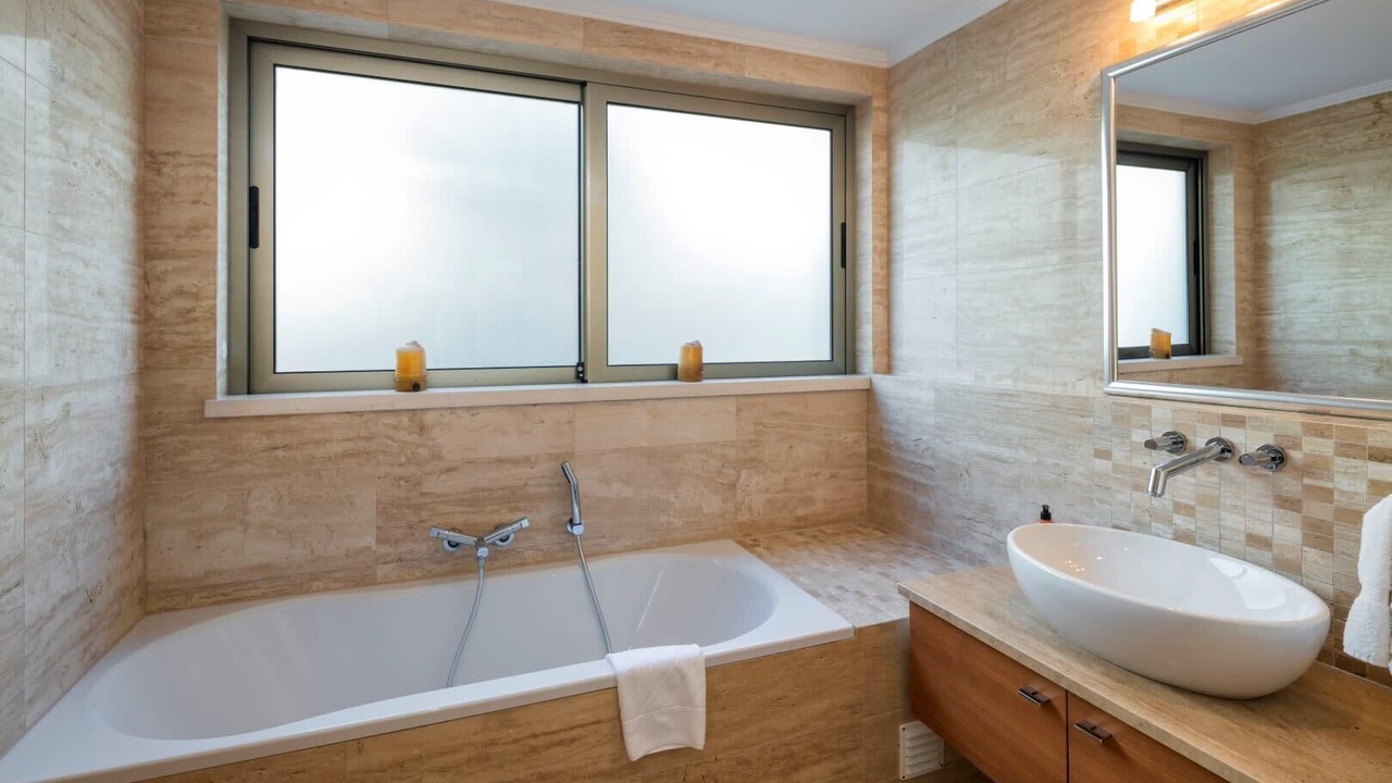 Photo of Bathroom in Ferragudo