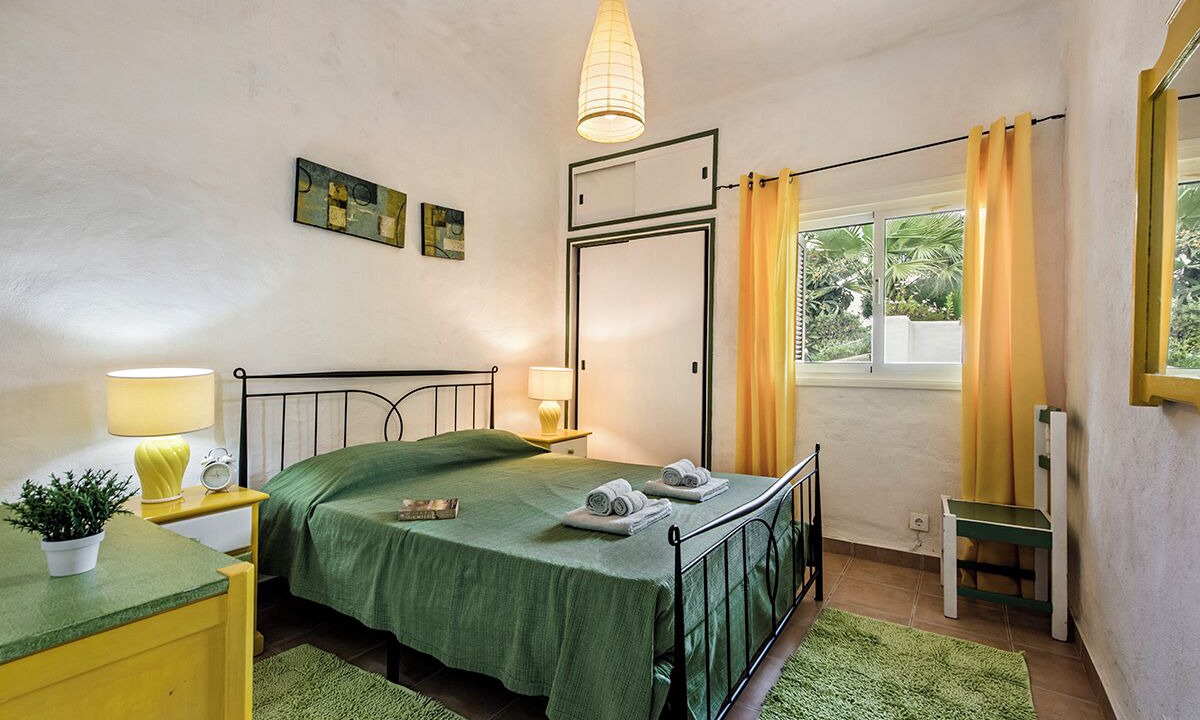 Photo of Bedroom in Alporchinhos