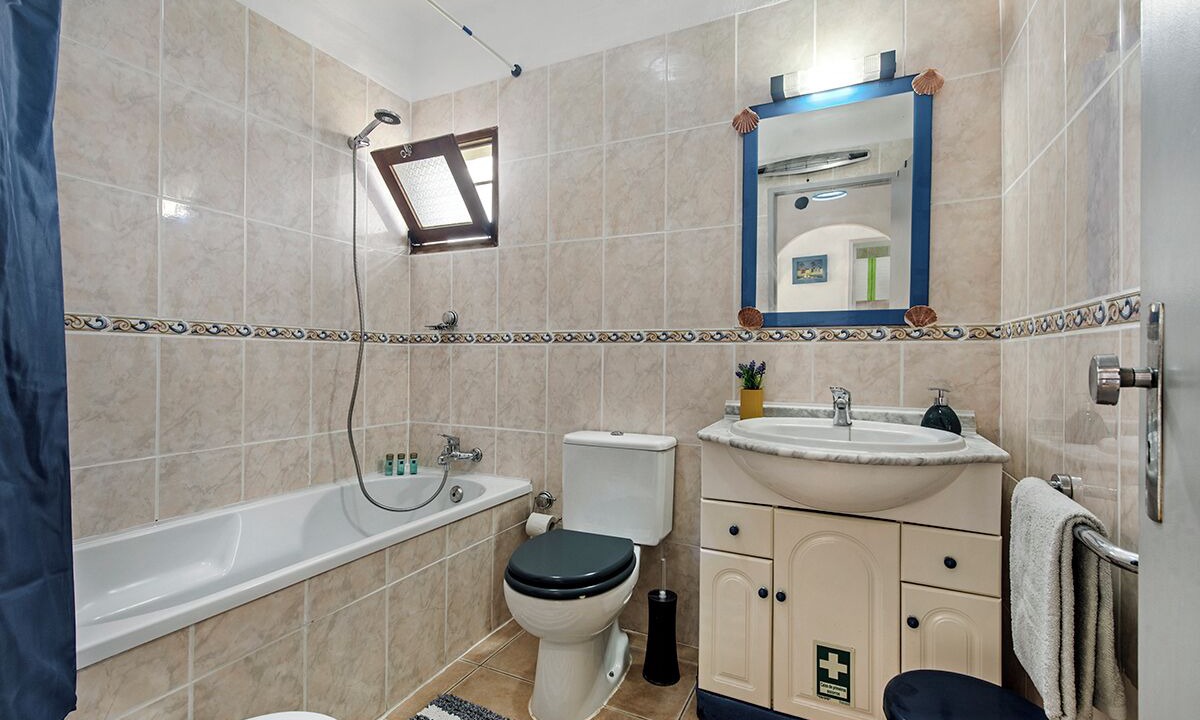 Photo of Bathroom in Alporchinhos