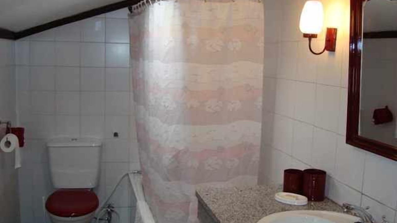 Photo of Bathroom in Gouveia