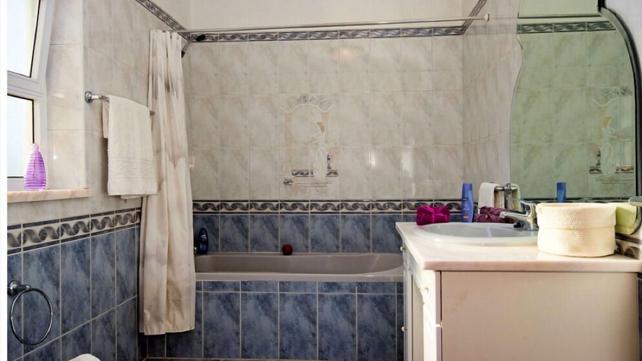 Photo of Bathroom in Alporchinhos