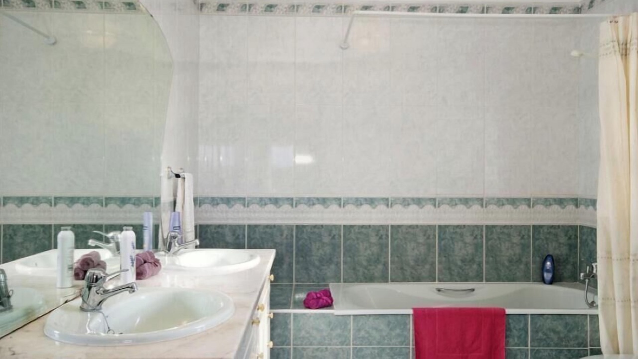 Photo of Bathroom in Alporchinhos