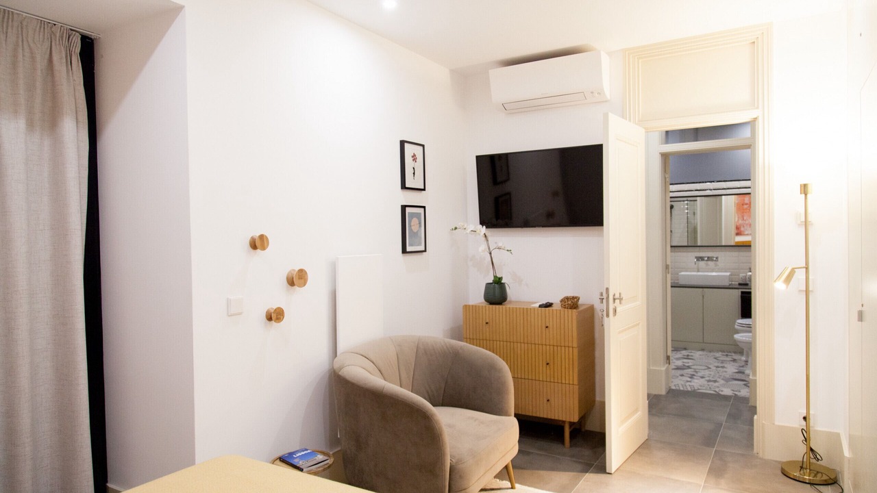 Photo of Bedroom in Lisbon Old Town