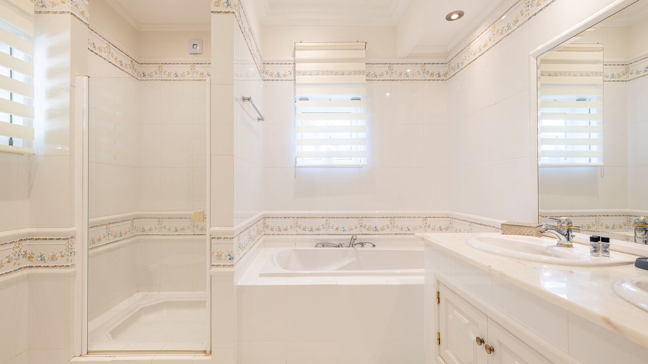 Photo of Bathroom in Almancil