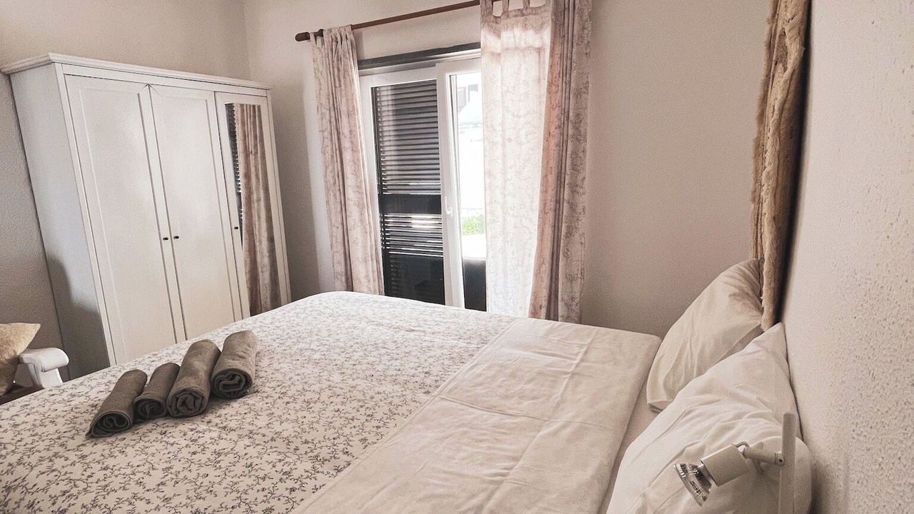 Photo of Bedroom in Peniche