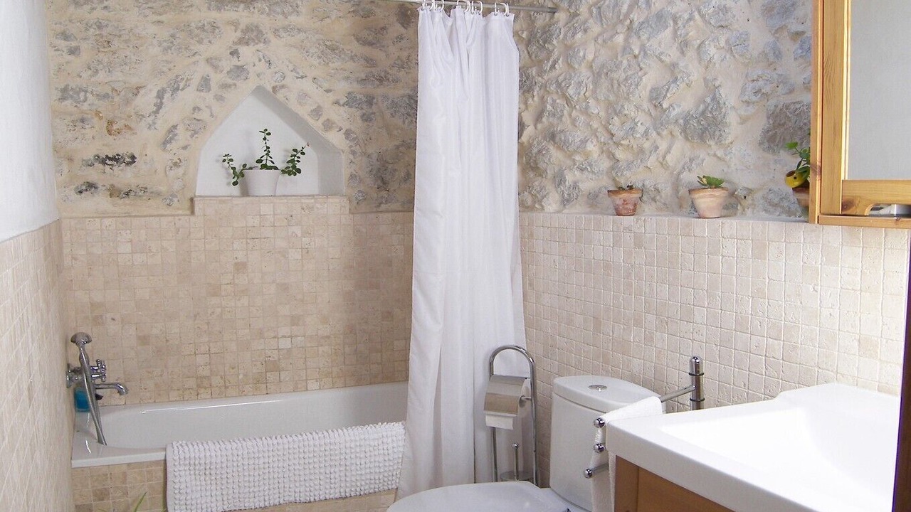 Photo of Bathroom in Reguengo Grande