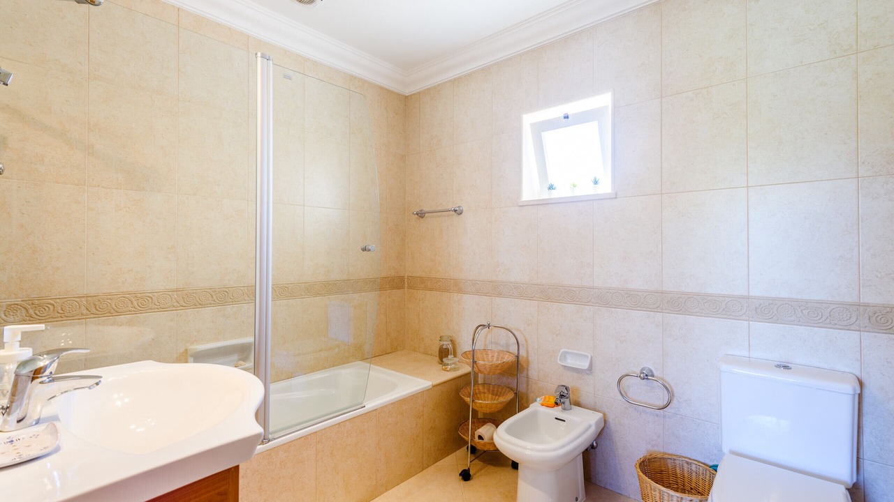 Photo of Bathroom in Atalaia