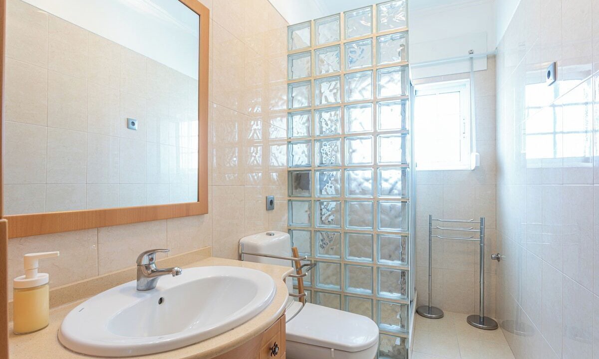 Photo of Bathroom in Charneca de Caparica e Sobreda