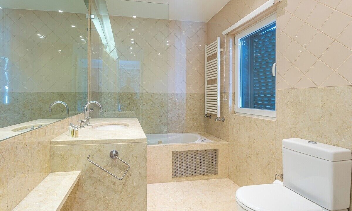 Photo of Bathroom in Cascais
