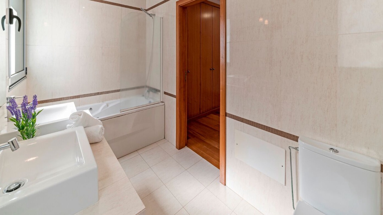 Photo of Bathroom in Canico
