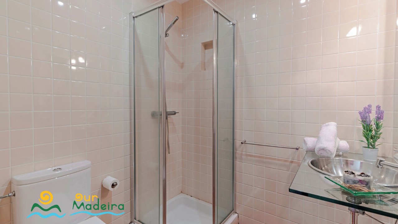 Photo of Bathroom in Canico