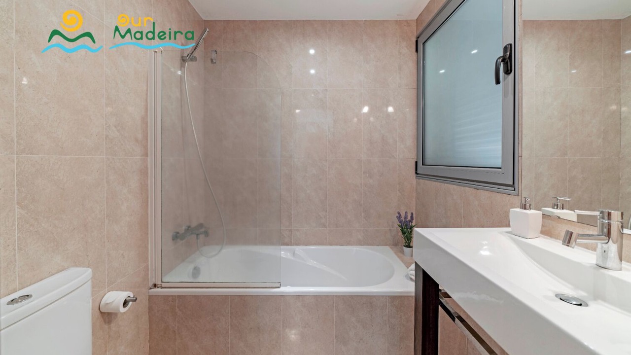 Photo of Bathroom in Canico