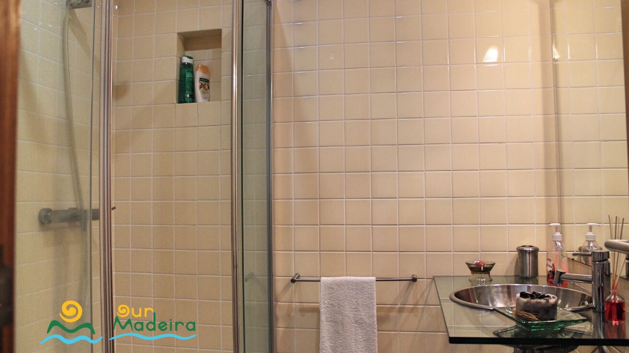 Photo of Bathroom in Canico