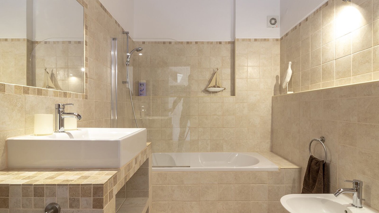Photo of Bathroom in Lagoa e Carvoeiro