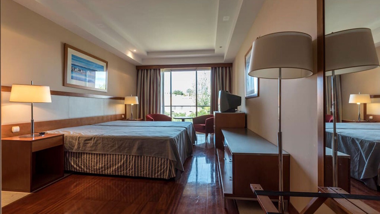 Photo of Bedroom in Mexilhoeira da Carregacao