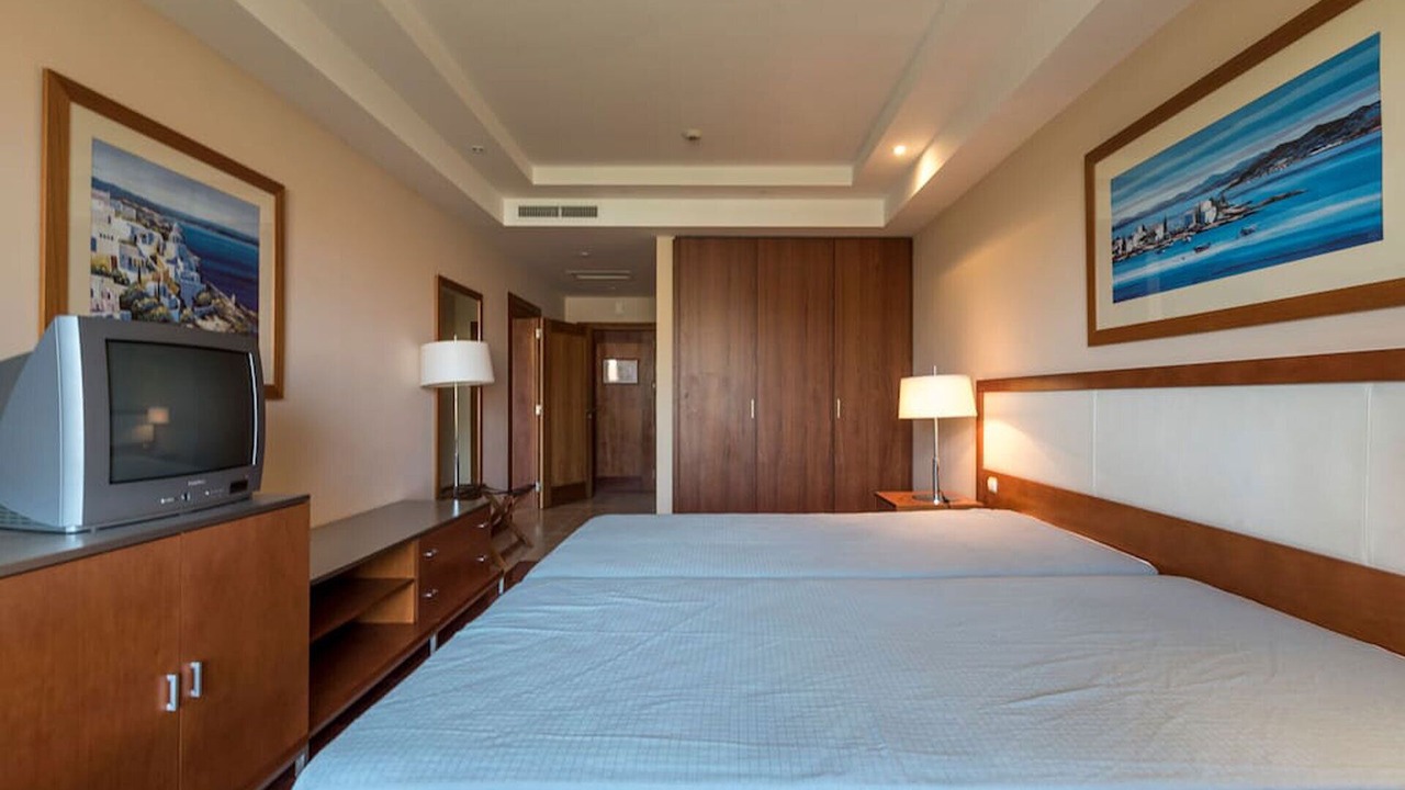 Photo of Bedroom in Mexilhoeira da Carregacao