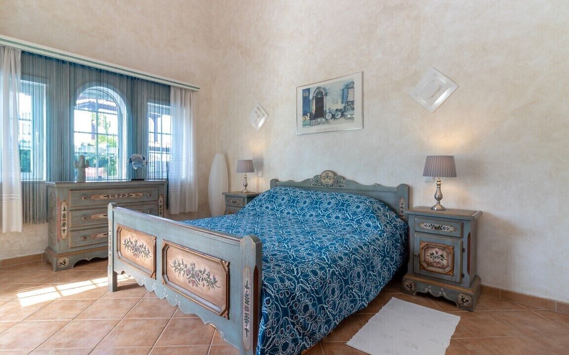 Photo of Bedroom in Porches