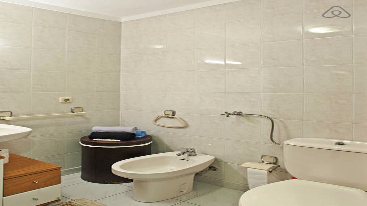 Photo of Bathroom in Paranhos