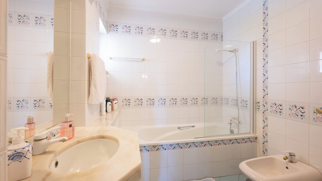 Photo of Bathroom in Almoinha