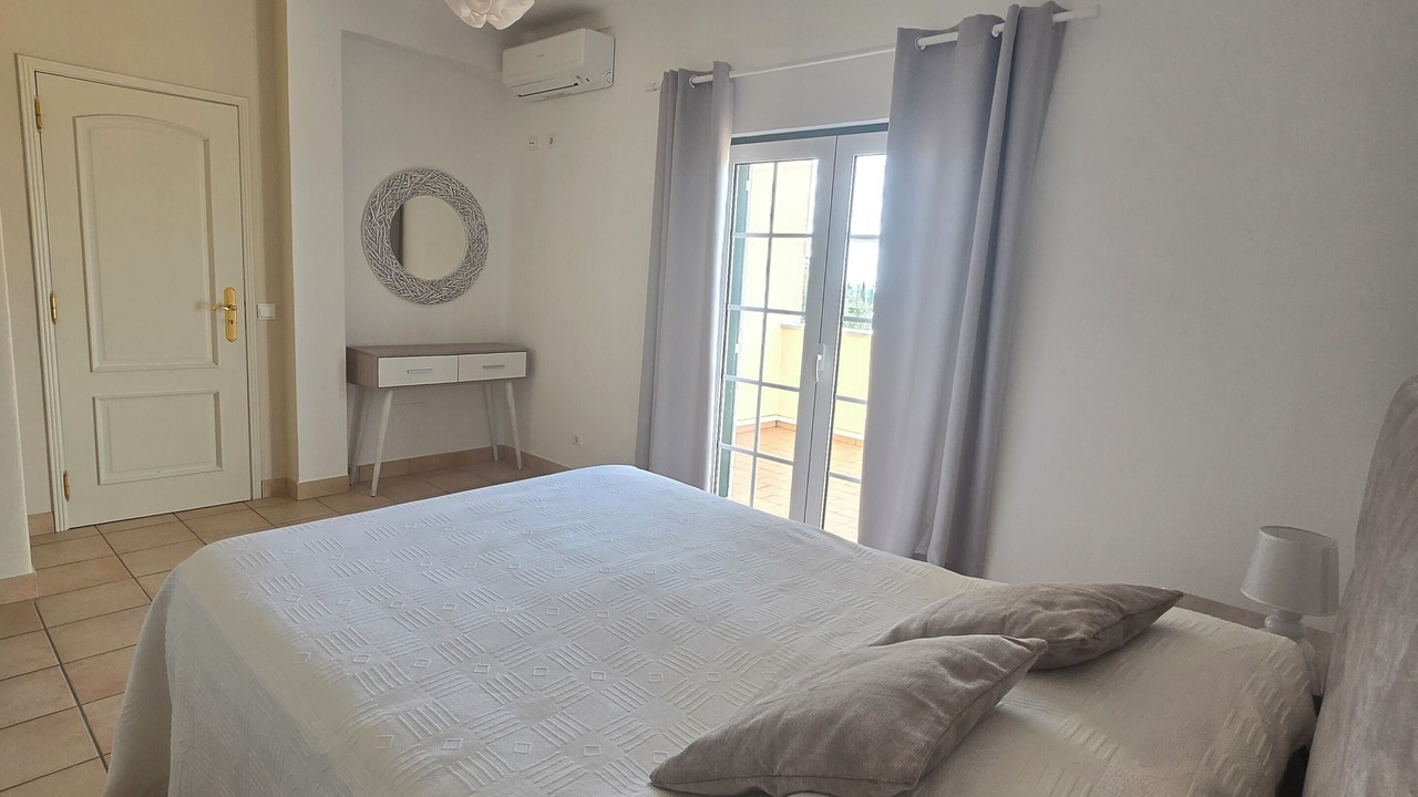 Photo of Bedroom in Porches