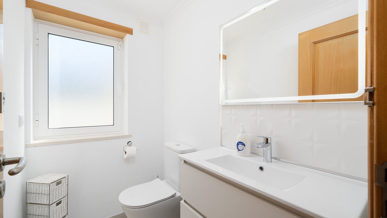 Photo of Bathroom in Meia Praia