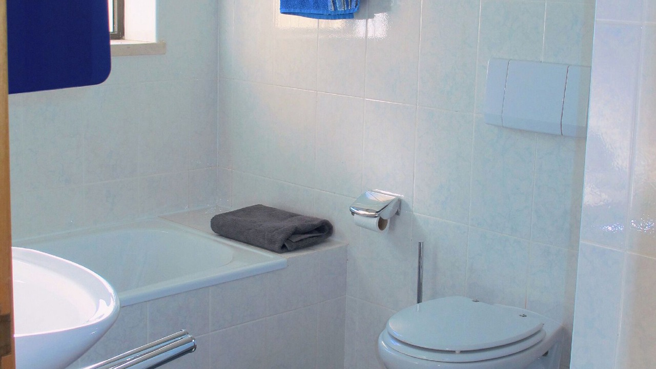 Photo of Bathroom in Salema